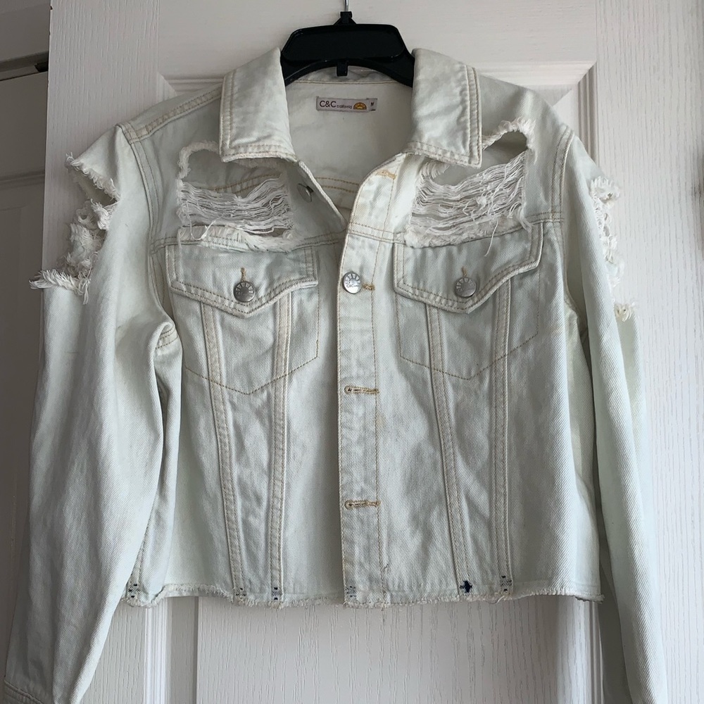 Short denim Jean jacket!